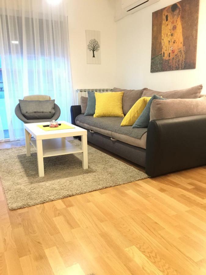 Apartment Sola Zagreb Exteriör bild